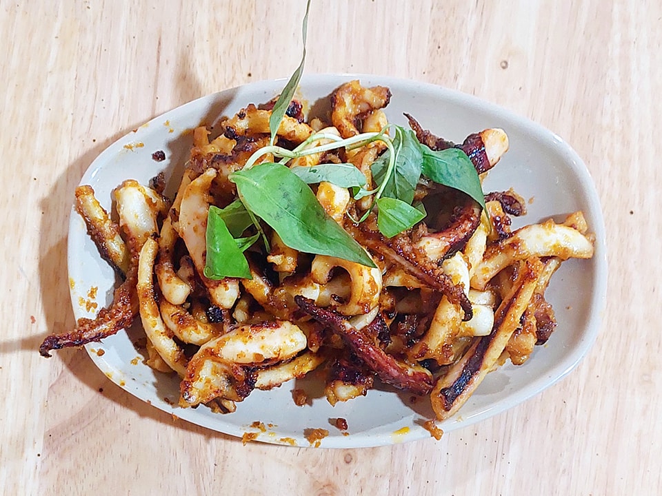 Râu Tuộc Nướng Muối Ớt